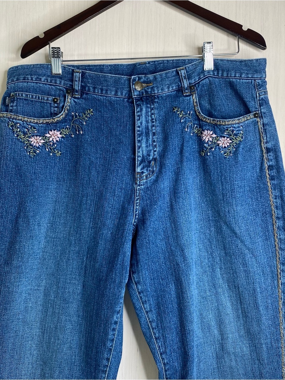 Lauren Jean Co by Ralph Lauren Embroidered Medium Wash Boot Cut Jeans Size 16 - Picture 3 of 13